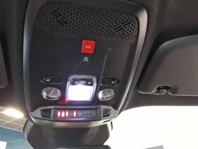 Peugeot 2008 hybrid 145 e-dcs6 — photo 23