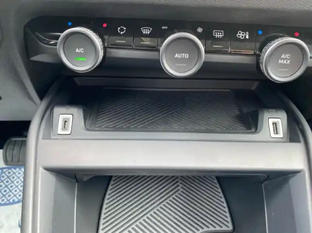 Citroën C4 bluehdi 130ch s&amp;s feel pack eat8 120g — photo 20