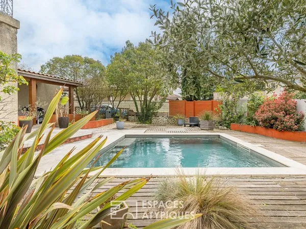 Maison en pierre au passé viticole avec jardin et piscine
