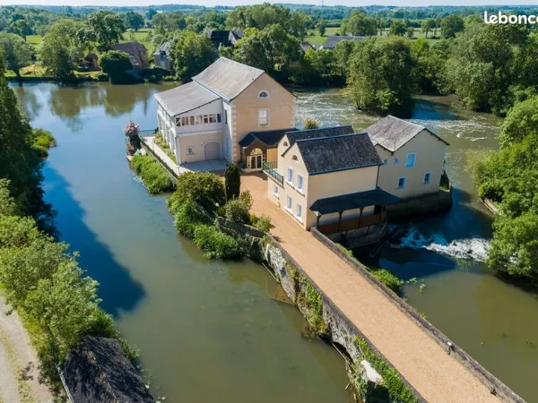 Moulin -Belle propriété 350 m²