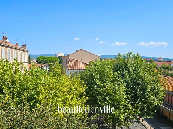 EXCLUSIVITÉ - LA CIOTAT - DUPLEX - CENTRE HISTORIQUE 76 m2 -