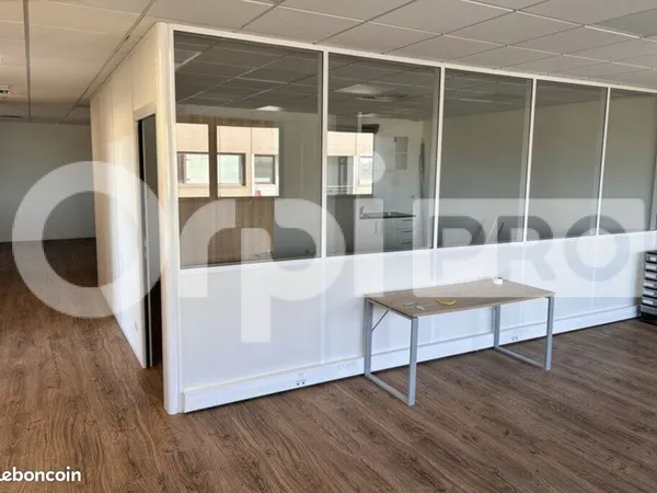 Bureau 160 m²