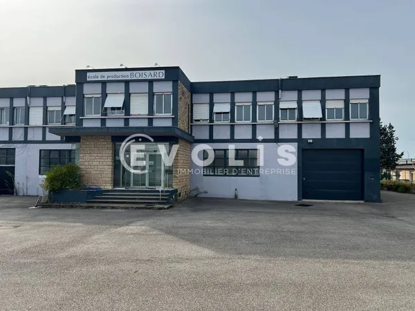 Local d'activité 2275 m²