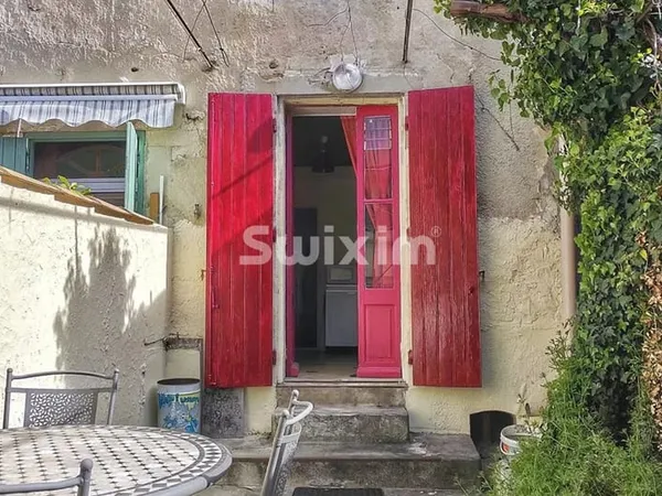 Maison de village avec cour
