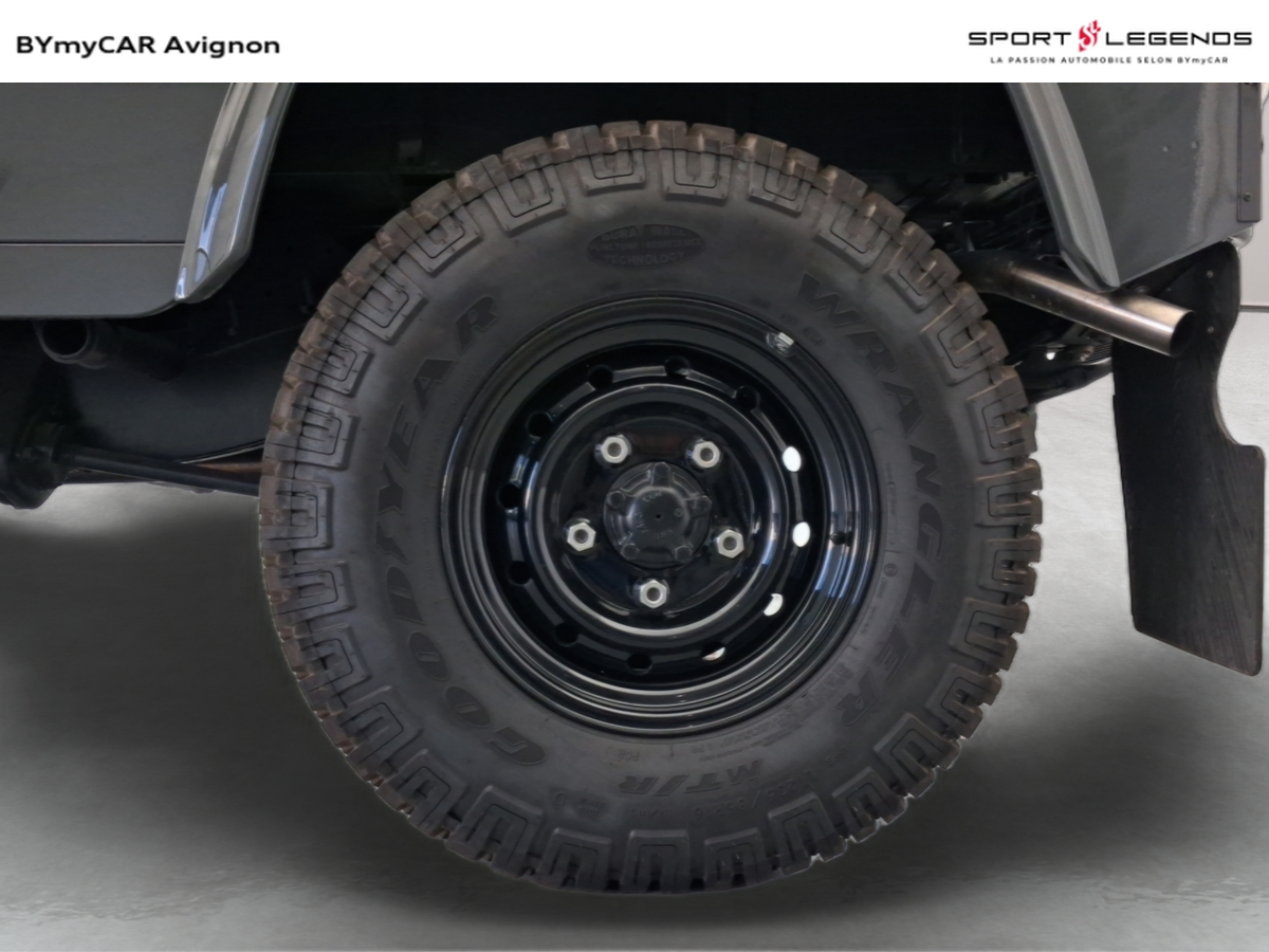 Land Rover HEDONIC - LAND [OF] RECREATION - V8 SOFT TOP CUSTOM — photo 16