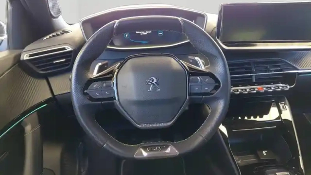 Peugeot 2008 puretech 130 s&amp;s eat8 — photo 13