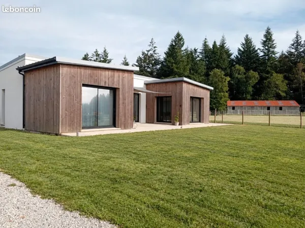 A vendre petite propriétaire contemporaine avec installation equestre