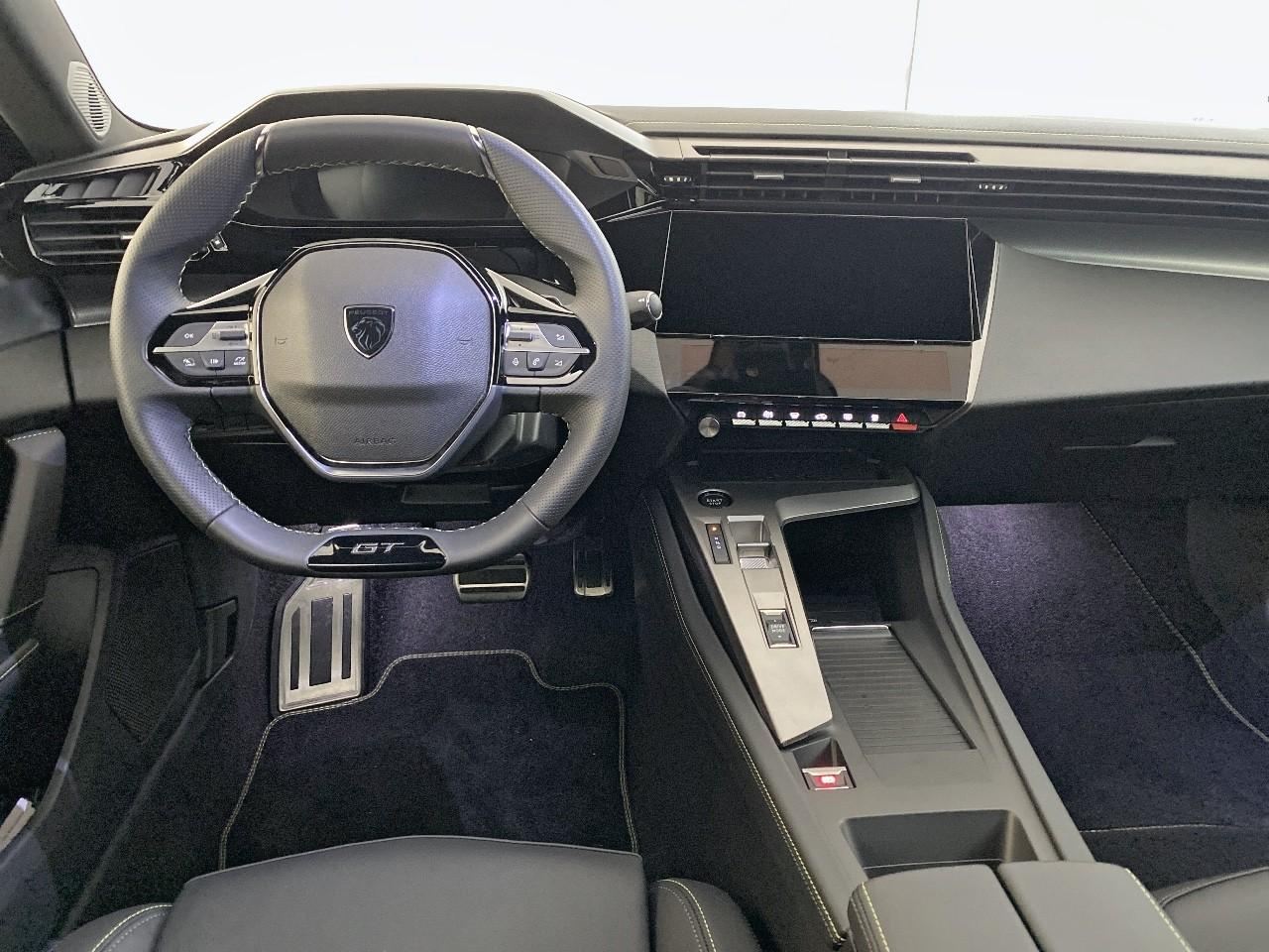 Peugeot 308 sw electrique 55 kwh 156ch gt — photo 8