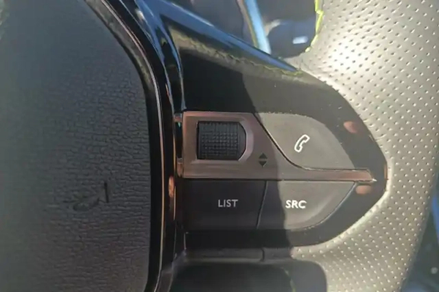 Peugeot 2008 puretech 130 s&amp;s eat8 — photo 24