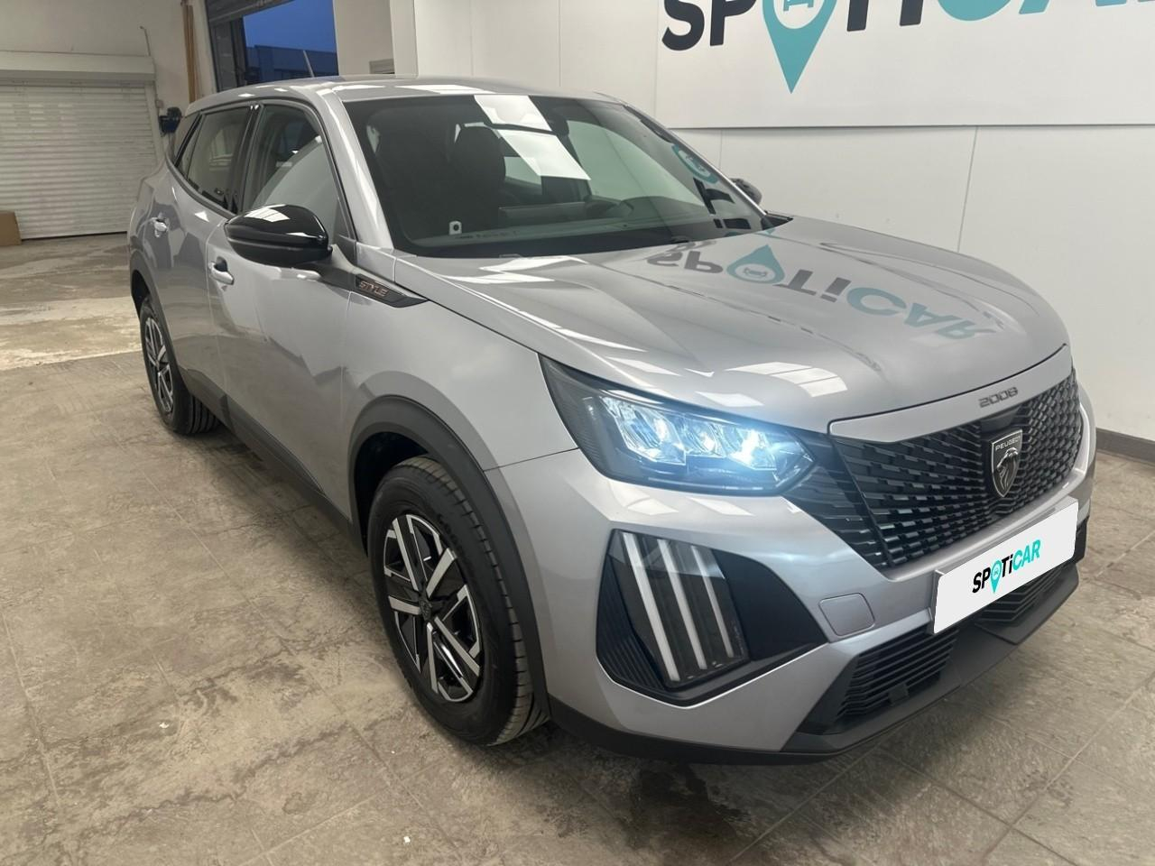 Peugeot 2008 hybrid 145 ch e-dcs6 style — photo 3