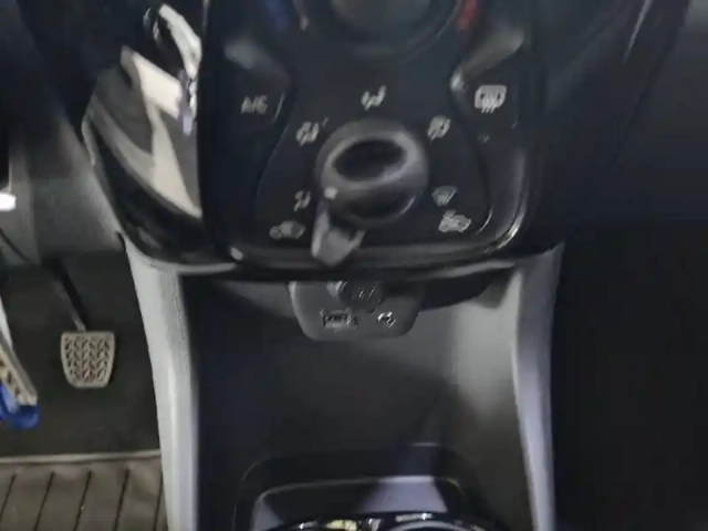 Peugeot 108 vti 72ch s&amp;s bvm5 — photo 23