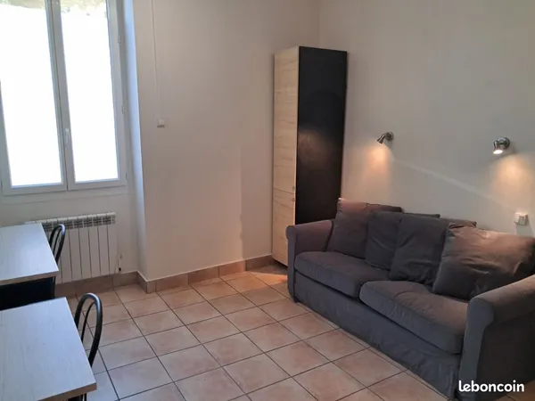 Studio 18m2 proche tram