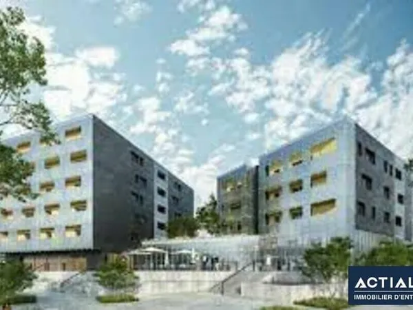 Local commercial 576 m²