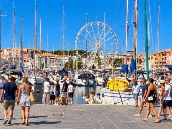 Local commercial 1ere ligne port cap d'agde