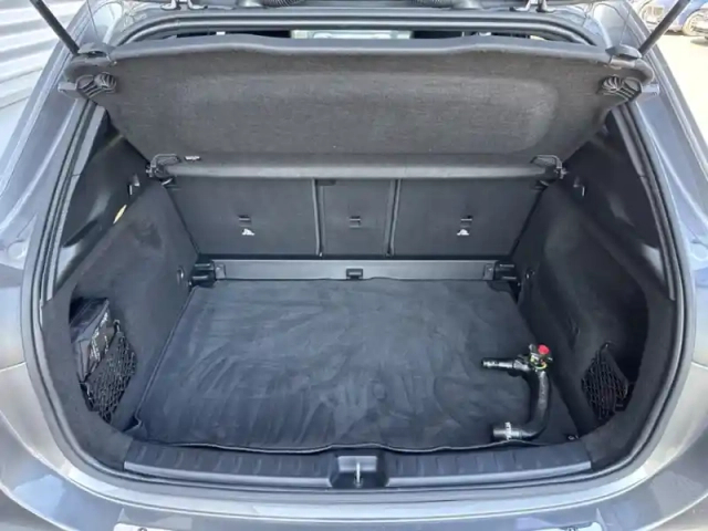 Mercedes Gla 200 progressive line — photo 10