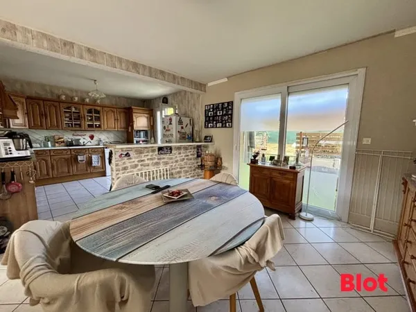A VENDRE EN EXCLUSIVITE CHEZ BLOT IMMOBILIER - NOYAL CH. S/ SEICHE - MAISON T6 - 120 M²