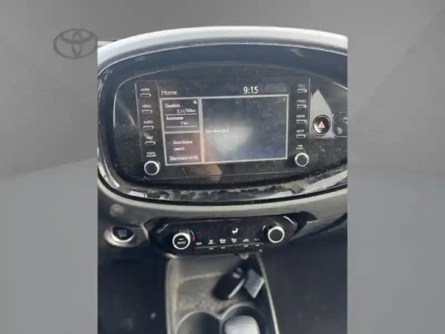 Toyota Aygo 1.0 s-cvt 72 design pack zen — photo 9