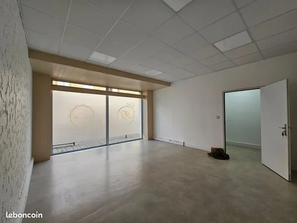 Bureau,salle à louer