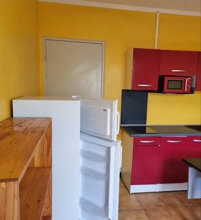 Studio TAMPON à côté de l université