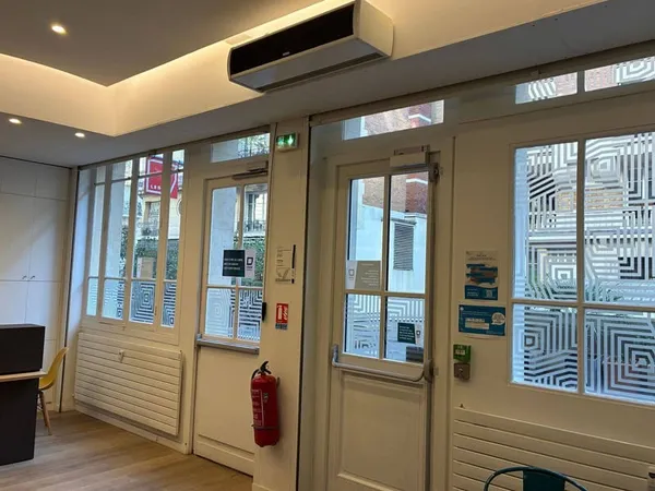 Bureaux 593 m²