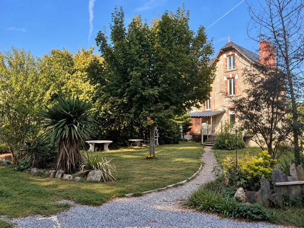 Maison de maitre 190m2, grand terrain, excellent bilan énergétique