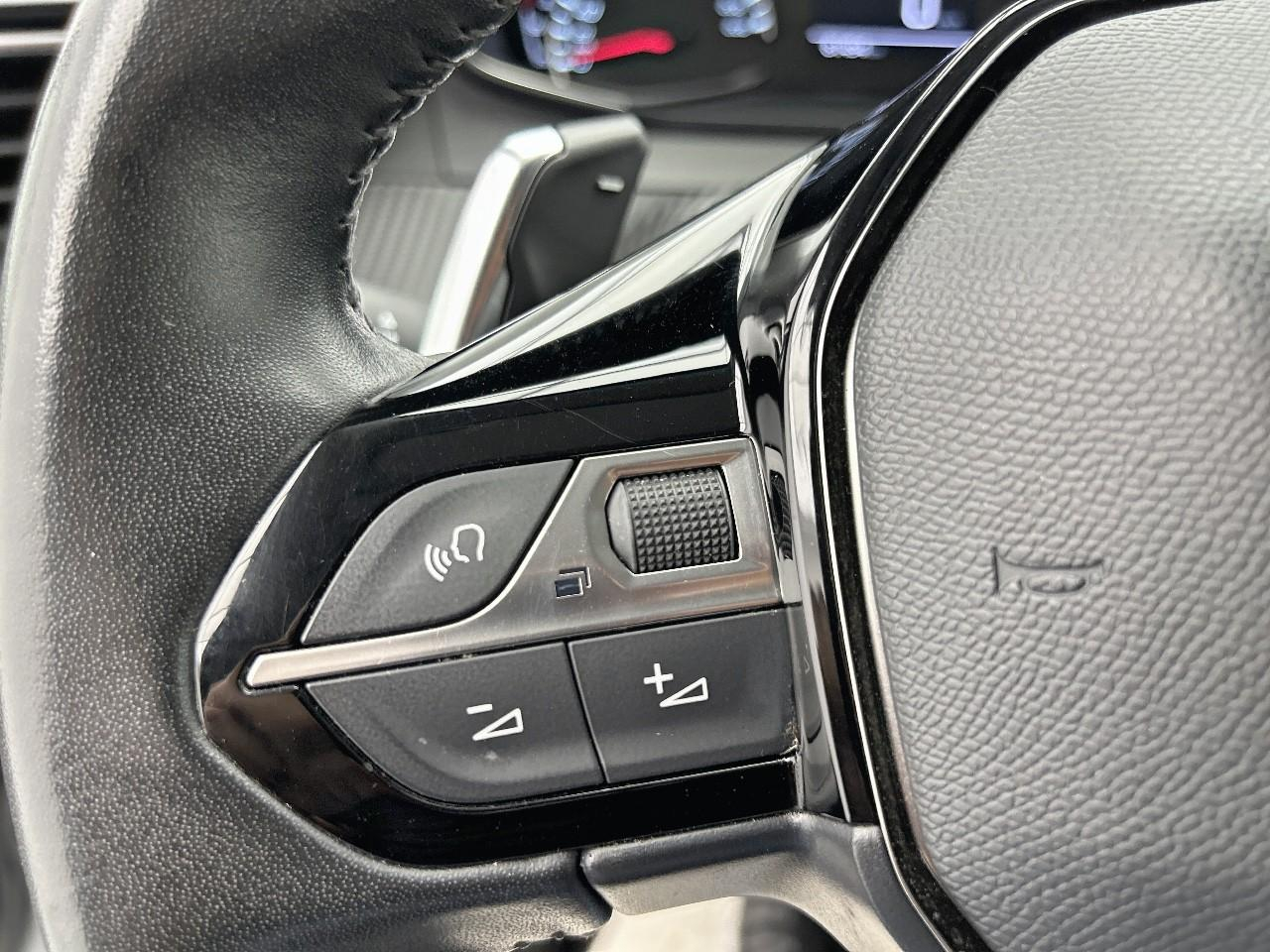 Peugeot 2008 puretech 130 s&s eat8 allure — photo 23