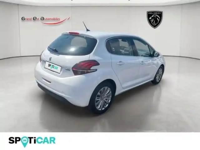 Peugeot 208 1.2 puretech 110ch allure s&amp;s 5p — photo 8