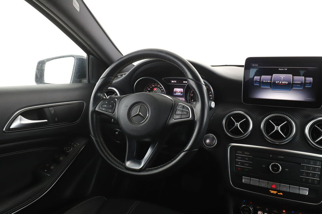 Mercedes-Benz Classe A 180 Sensation 7G-DCT — photo 12