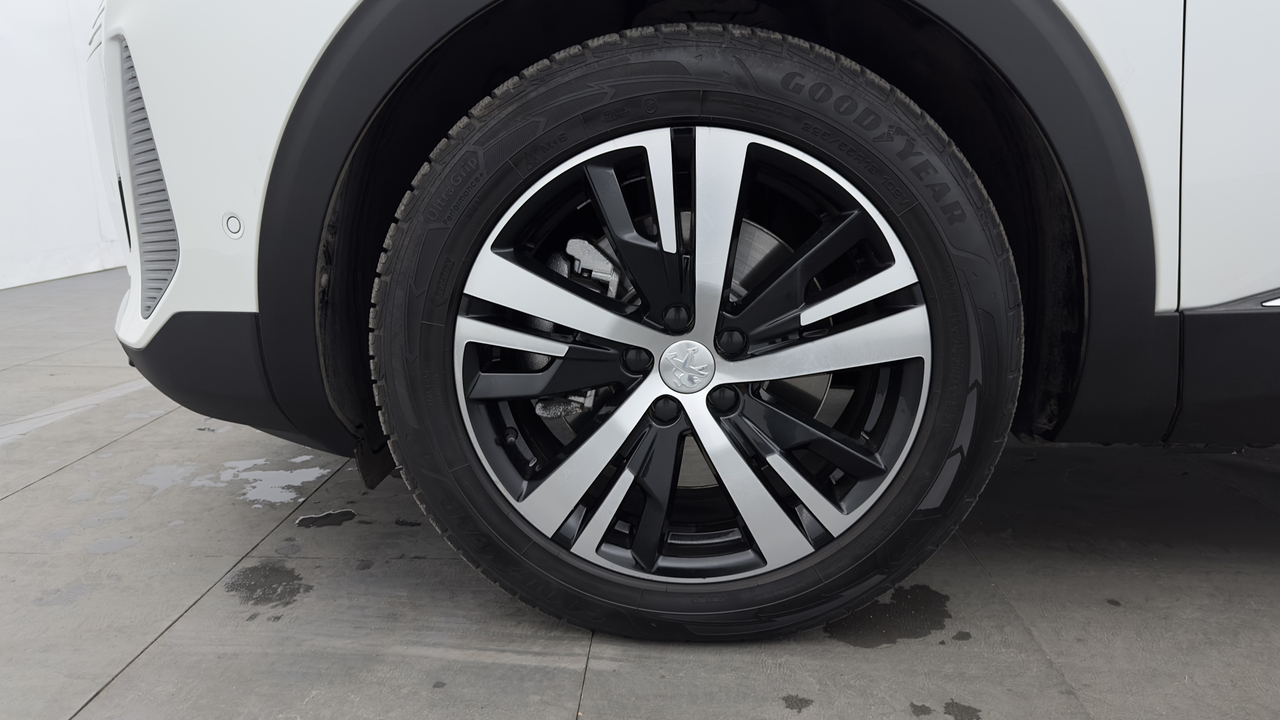 Peugeot 3008 Hybrid 225 e-EAT8 — photo 9