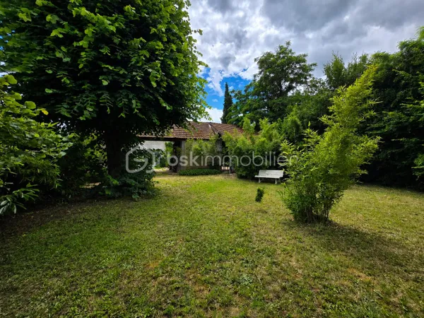 Maison 8 pièces 242 m²