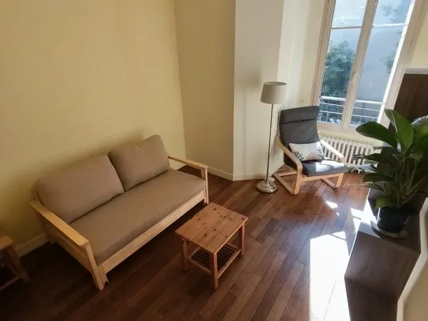 Appartement meublé 2 pièces de 30 m² à Viroflay, 940 CC
