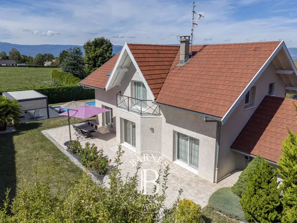 FEIGÈRES - VILLA D'ARCHITECTE DE QUALITE