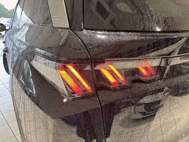 Peugeot 5008 electrique 73 kwh 210 ch — photo 17
