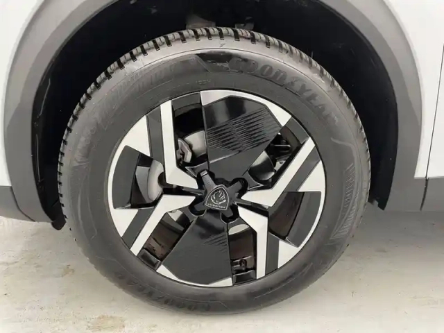 Peugeot 2008 puretech 130 s&amp;s eat8 — photo 17