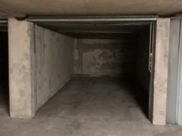Garage/box 15 m² Saint Etienne