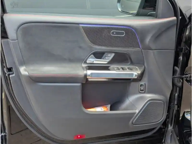 Mercedes Glb 200 d — photo 16