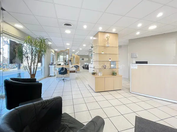 Local commercial 130 m²