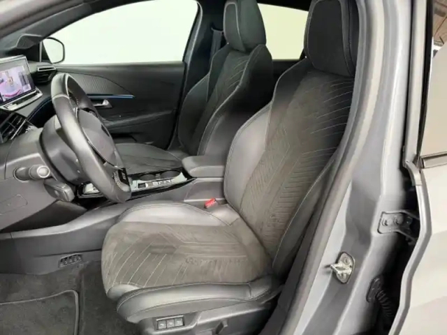Peugeot 208 e- 156ch gt — photo 9