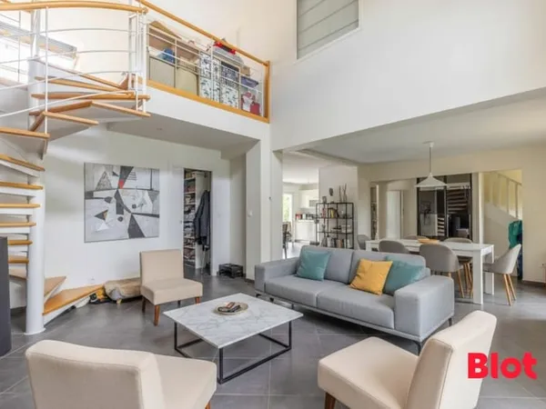 À VENDRE - Belle maison dans le centre ce Thorigné-Fouillard
