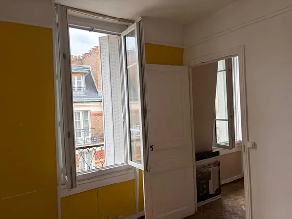 Appartement 2 pièces à rénover à Paris 15
