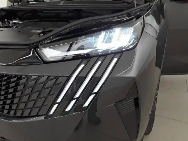 Peugeot 3008 hybrid 136 e-dcs6 — photo 16
