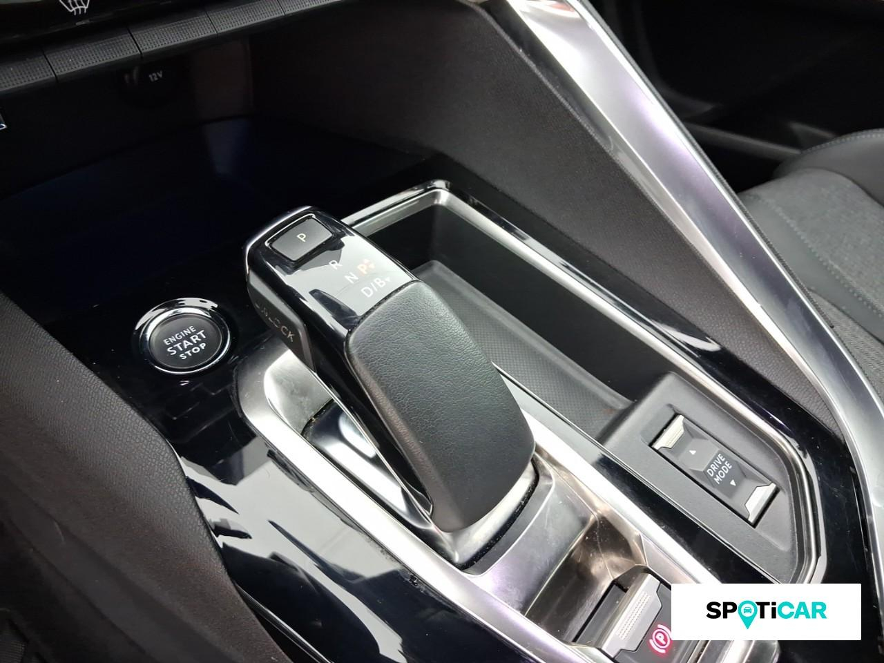 Peugeot 3008 plug-in hybrid 225ch allure pack e-eat8 — photo 14