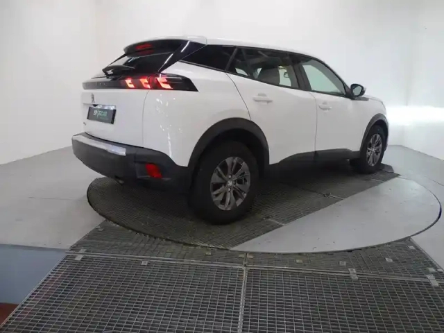 Peugeot 2008 1.2 puretech 100ch s&amp;s active pack — photo 18