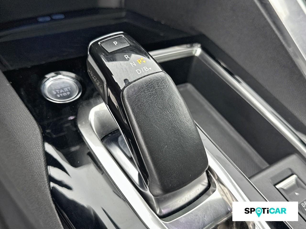 Peugeot 3008 hybrid4 300ch gt pack e-eat8 — photo 14