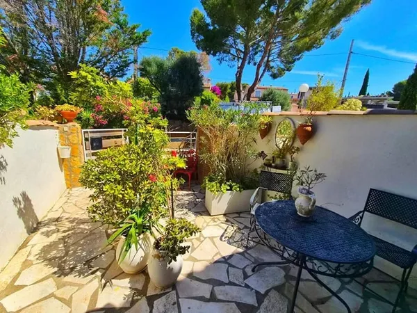 Bandol- Villa Club T2- Proche calanques à pied
