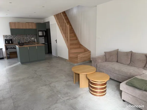 Maison T4 rénovée - 2 ch + bureau - Parking - Cuisine avec îlot