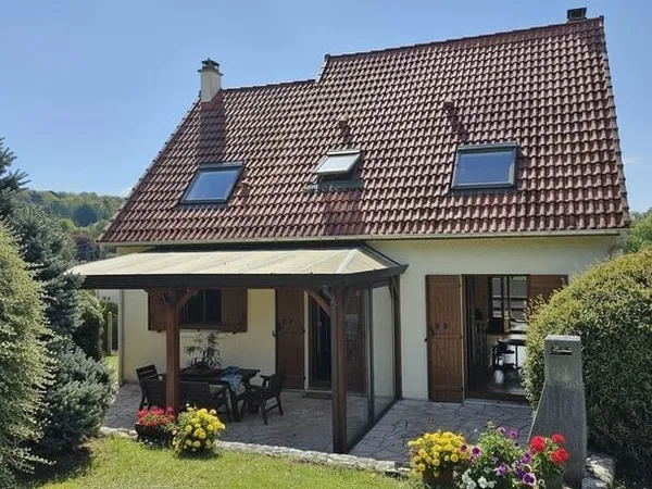 Maison 4 chambres avec sous-sol total et terrain clos de 1532 m?