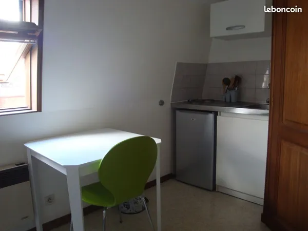 Studette étudiant centre valenciennes
