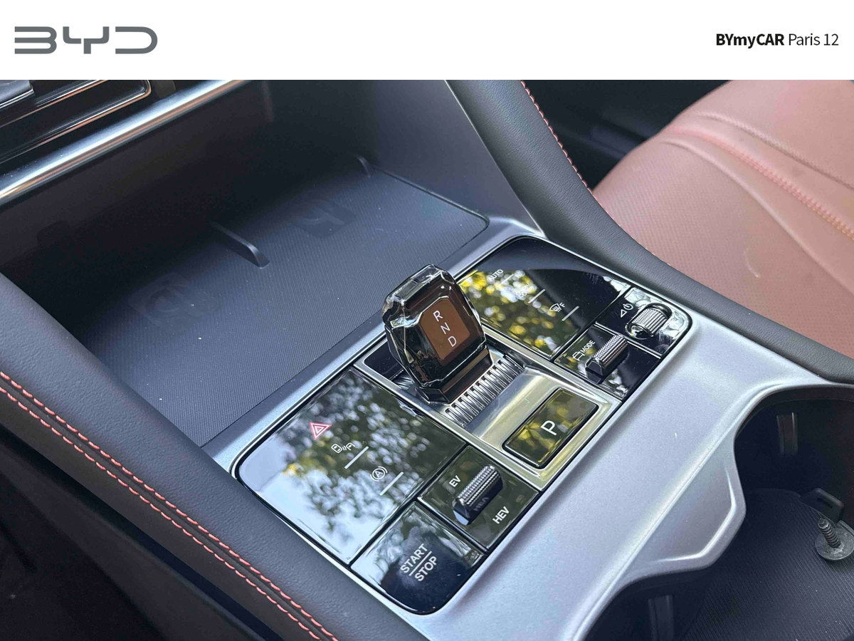 BYD Seal U 1.5l DM-i 324 ch AWD PHEV — photo 17
