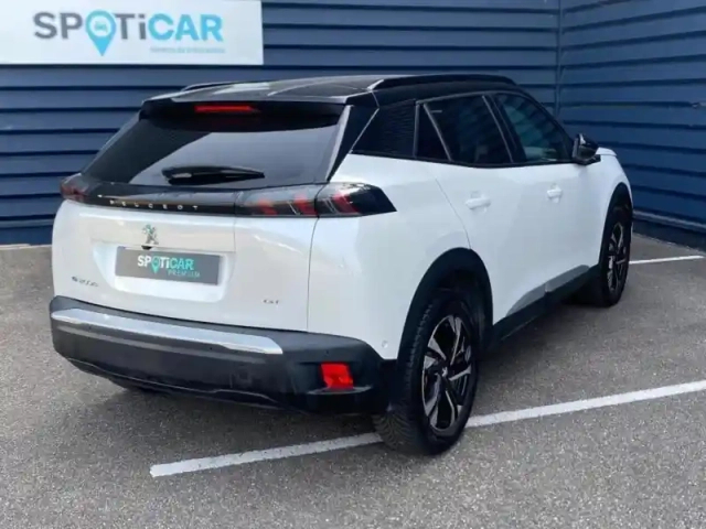 Peugeot 2008 e- 136ch gt — photo 3